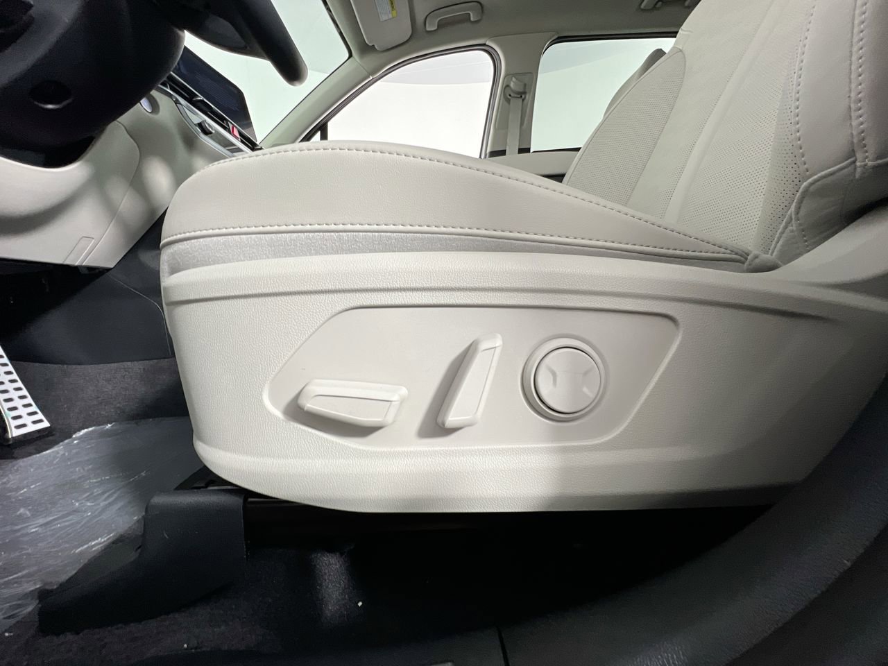Certified 2025 Kia Sorento SX AWD/4WD image 15