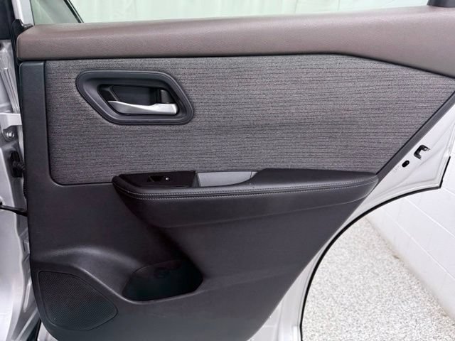 Used 2022 Nissan Rogue SV FWD image 21