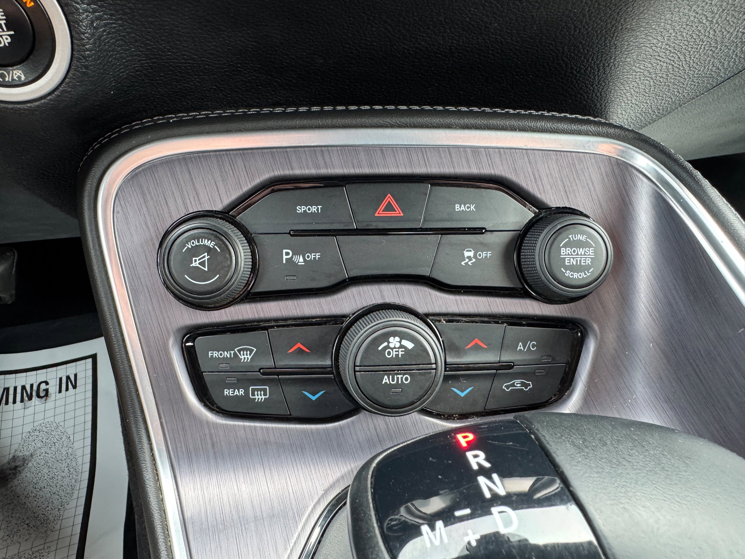 Used 2016 Dodge Challenger SXT w/ Driver Convenience Group RWD image 17
