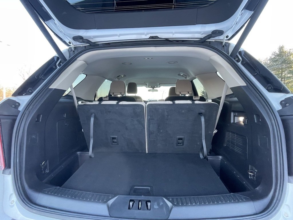 Used 2022 Ford Explorer XLT image 17