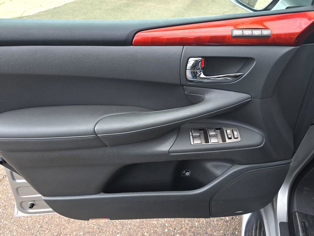 Used 2010 Lexus LX 570 4WD image 22