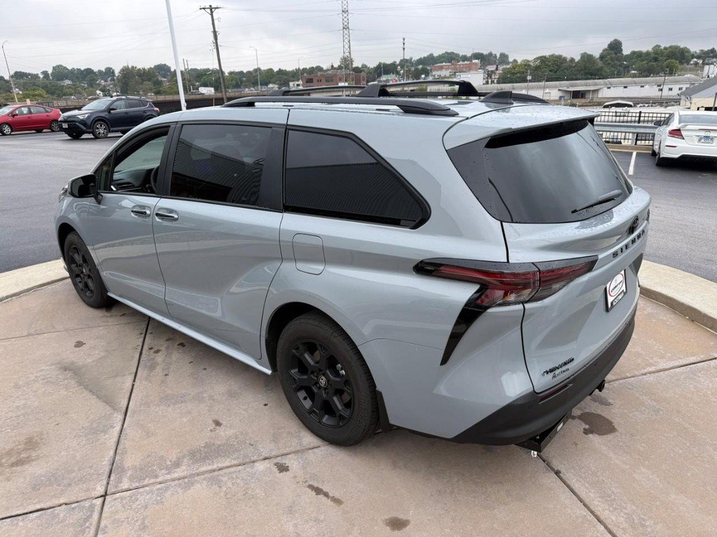 Certified 2026 Toyota Sienna XLE Woodland Edition AWD/4WD image 8