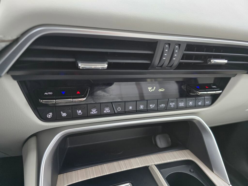 Used 2024 MAZDA CX-90 Plug-In Hybrid w/ Premium Plus image 21