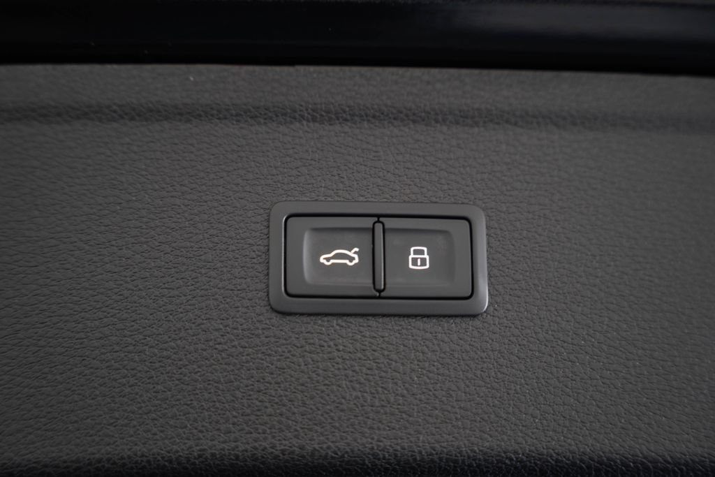 Used 2023 Audi Q5 2.0T Premium w/ Convenience Package AWD/4WD image 10