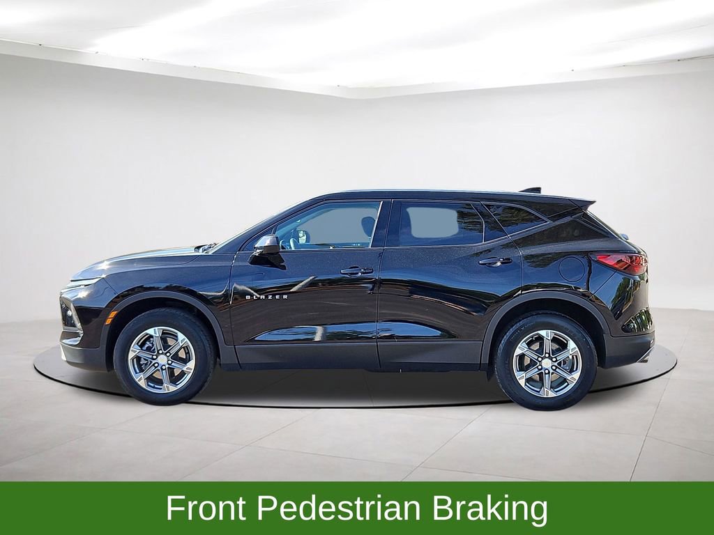 Used 2023 Chevrolet Blazer LT image 4