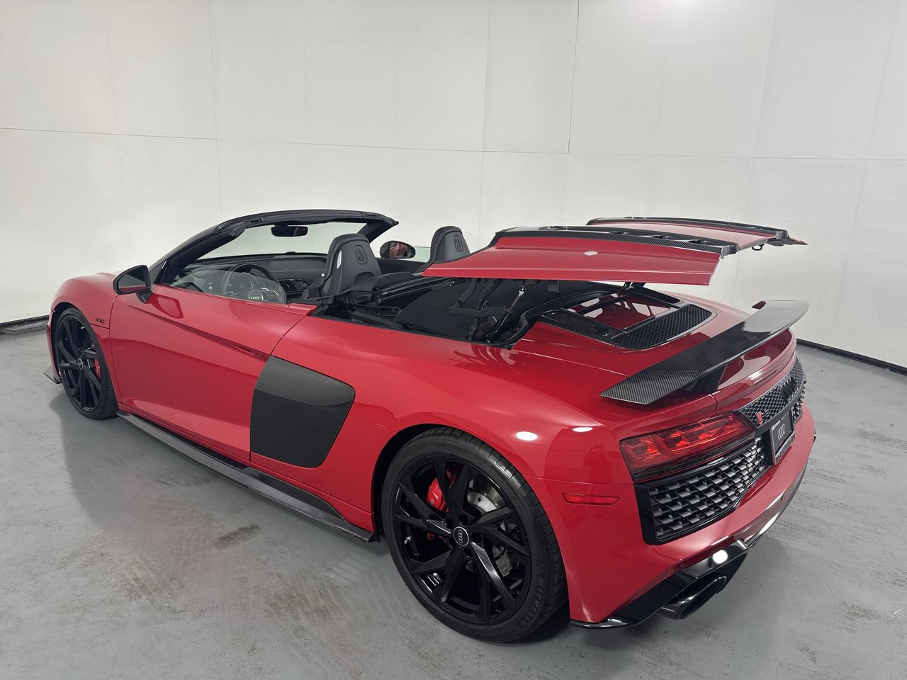 Used 2023 Audi R8 V10 performance w/ Carbon Exterior Package RWD image 3
