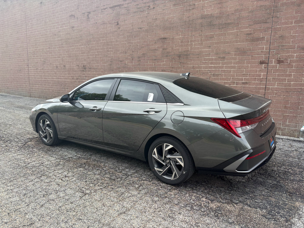 New 2026 Hyundai Elantra Limited FWD image 3