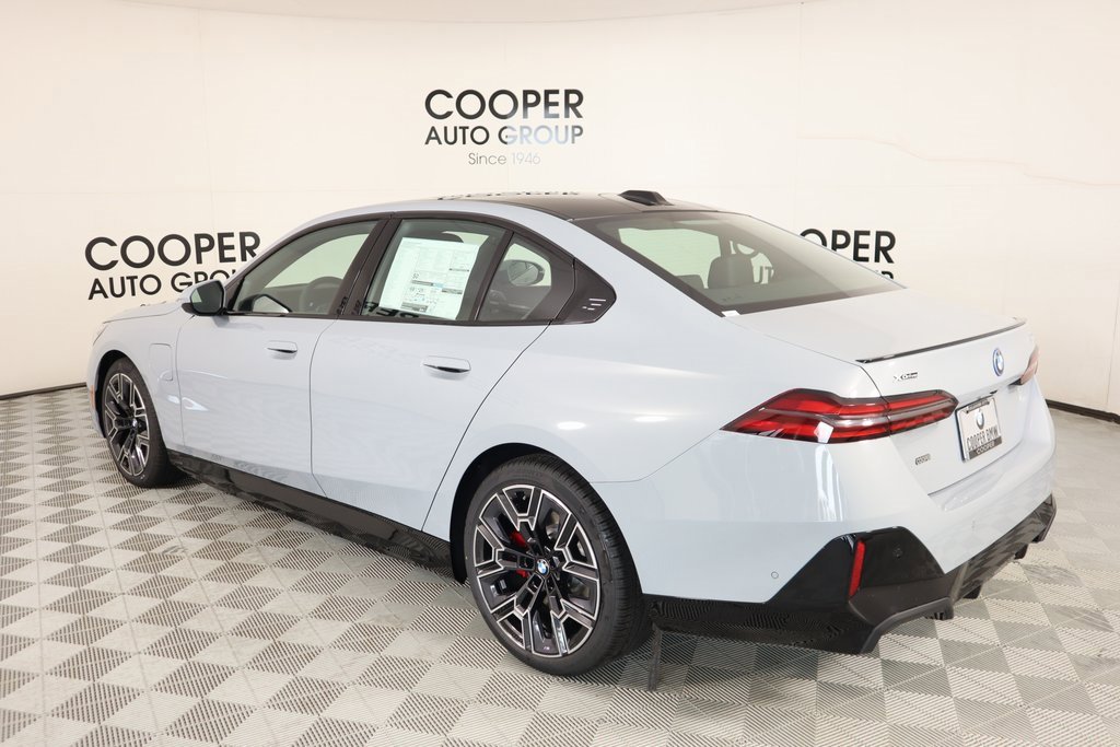 New 2026 BMW 550e xDrive image 24