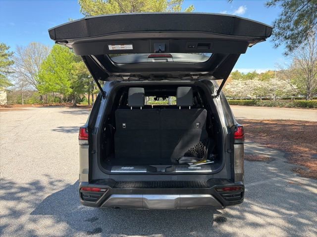 Used 2023 Lexus LX 600 4WD w/ Appearance Package image 22