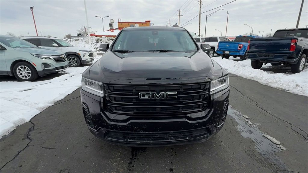 Used 2023 GMC Acadia SLT w/ Elevation Edition image 3