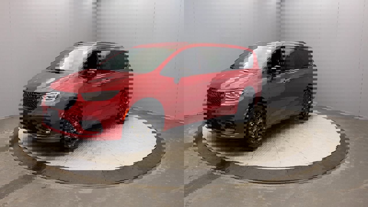 New 2026 Chrysler Pacifica Select w/ S Appearance Package image 9