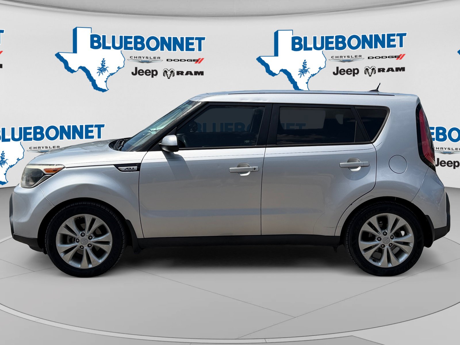 Used 2015 Kia Soul + FWD image 8