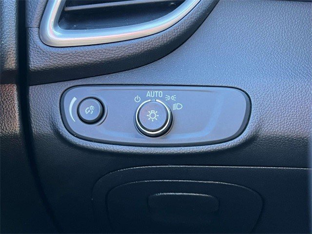 Certified 2022 Chevrolet Trax LT w/ LT Convenience Package image 21