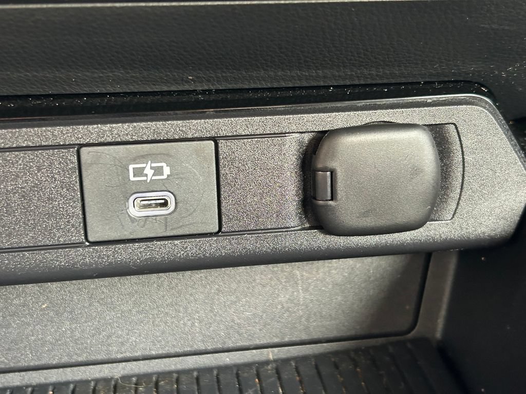 Used 2023 Toyota Prius XLE FWD image 26