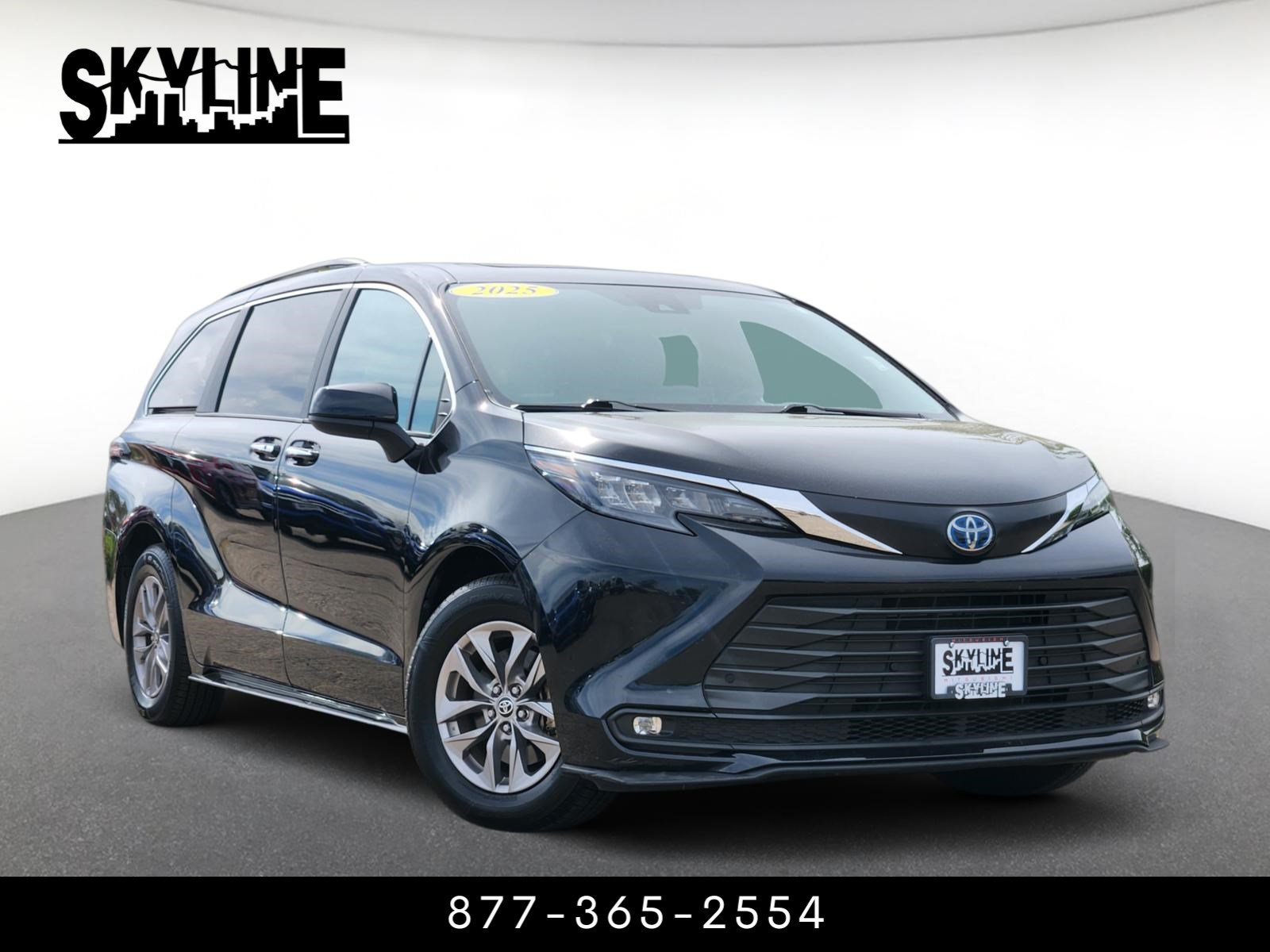 Used 2025 Toyota Sienna XLE