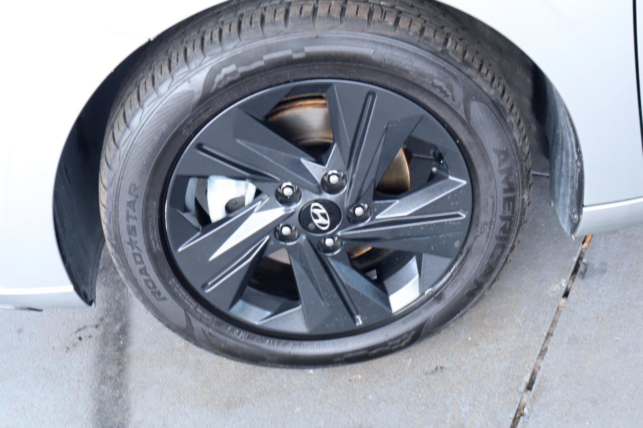 Used 2023 Hyundai Elantra SEL w/ Cargo Package FWD image 41