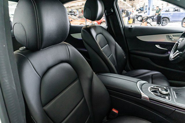 Used 2021 Mercedes-Benz C 300 Sedan w/ Premium Package image 29