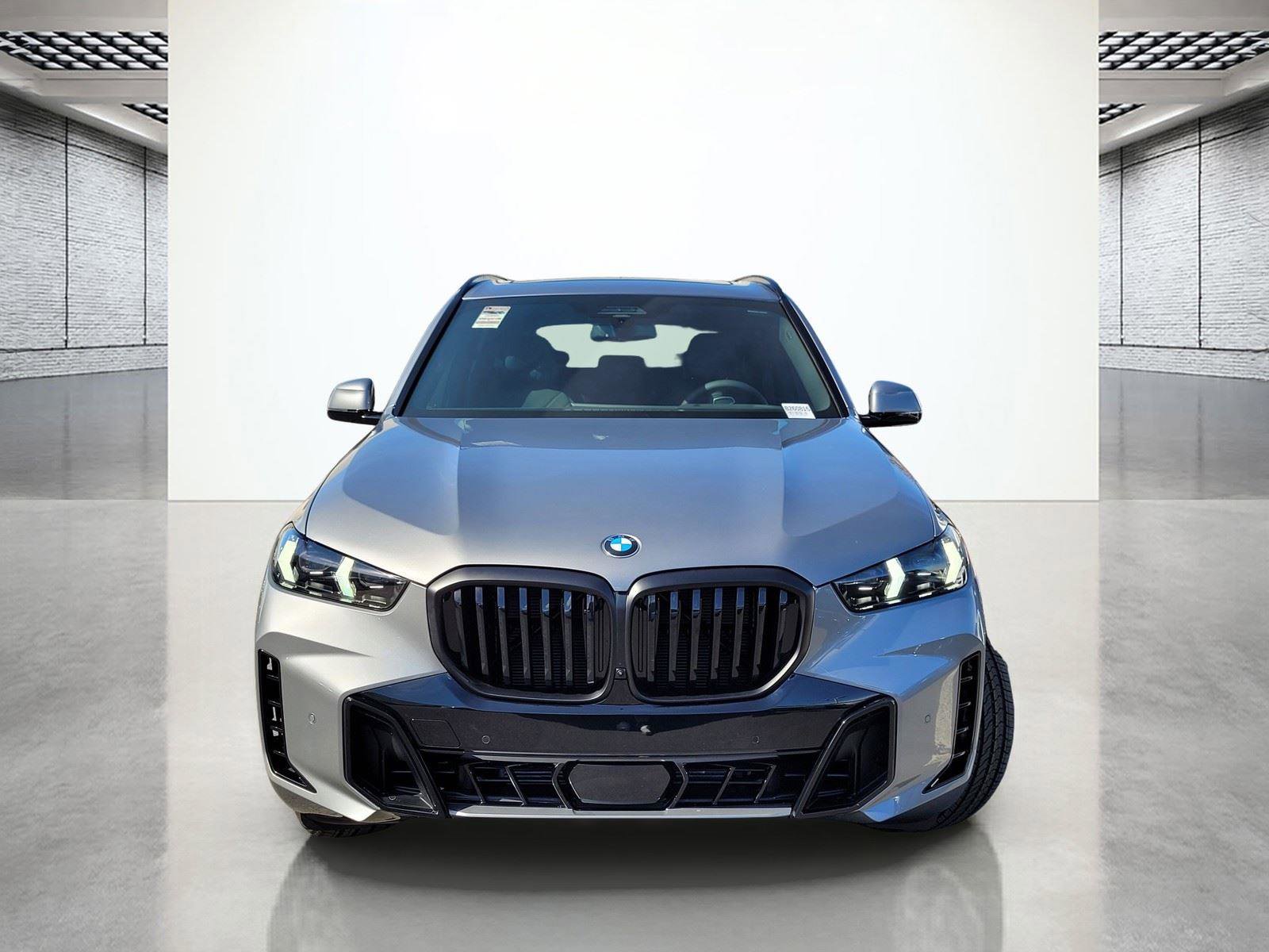 New 2026 BMW X5 xDrive40i w/ M Sport Package AWD/4WD image 3