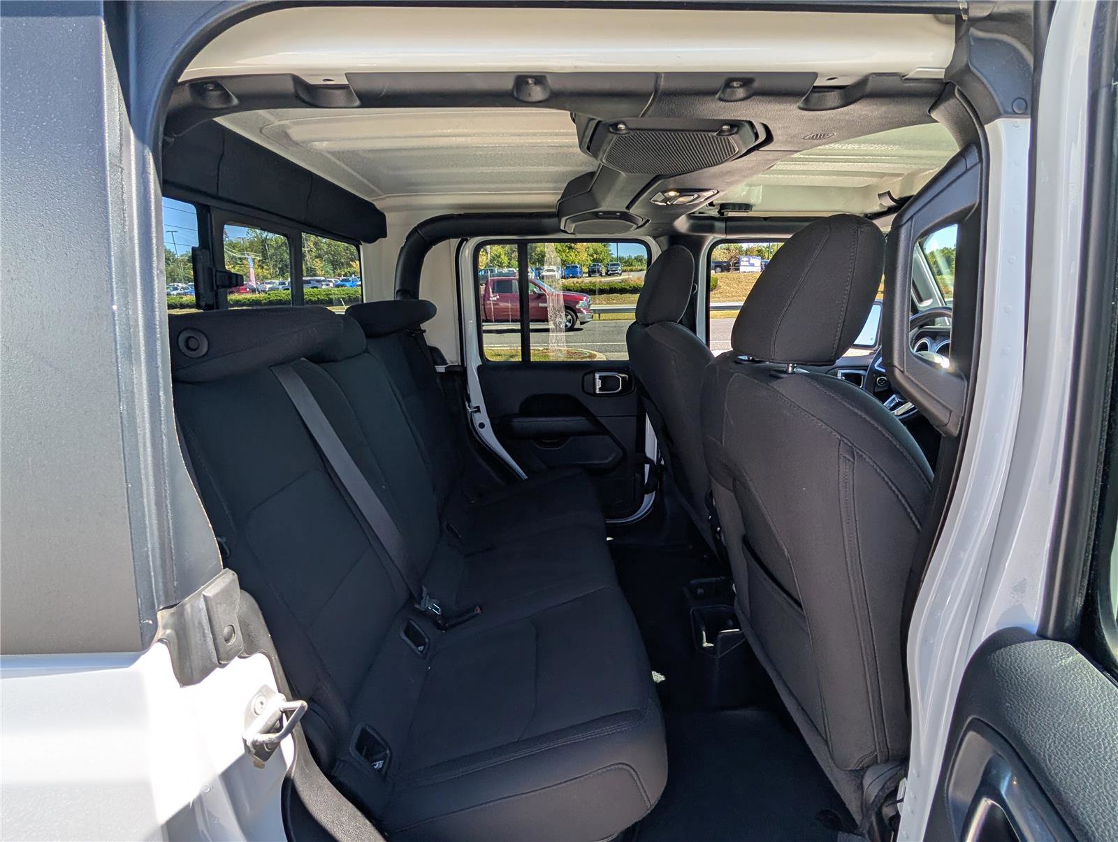 Used 2023 Jeep Gladiator Overland image 11