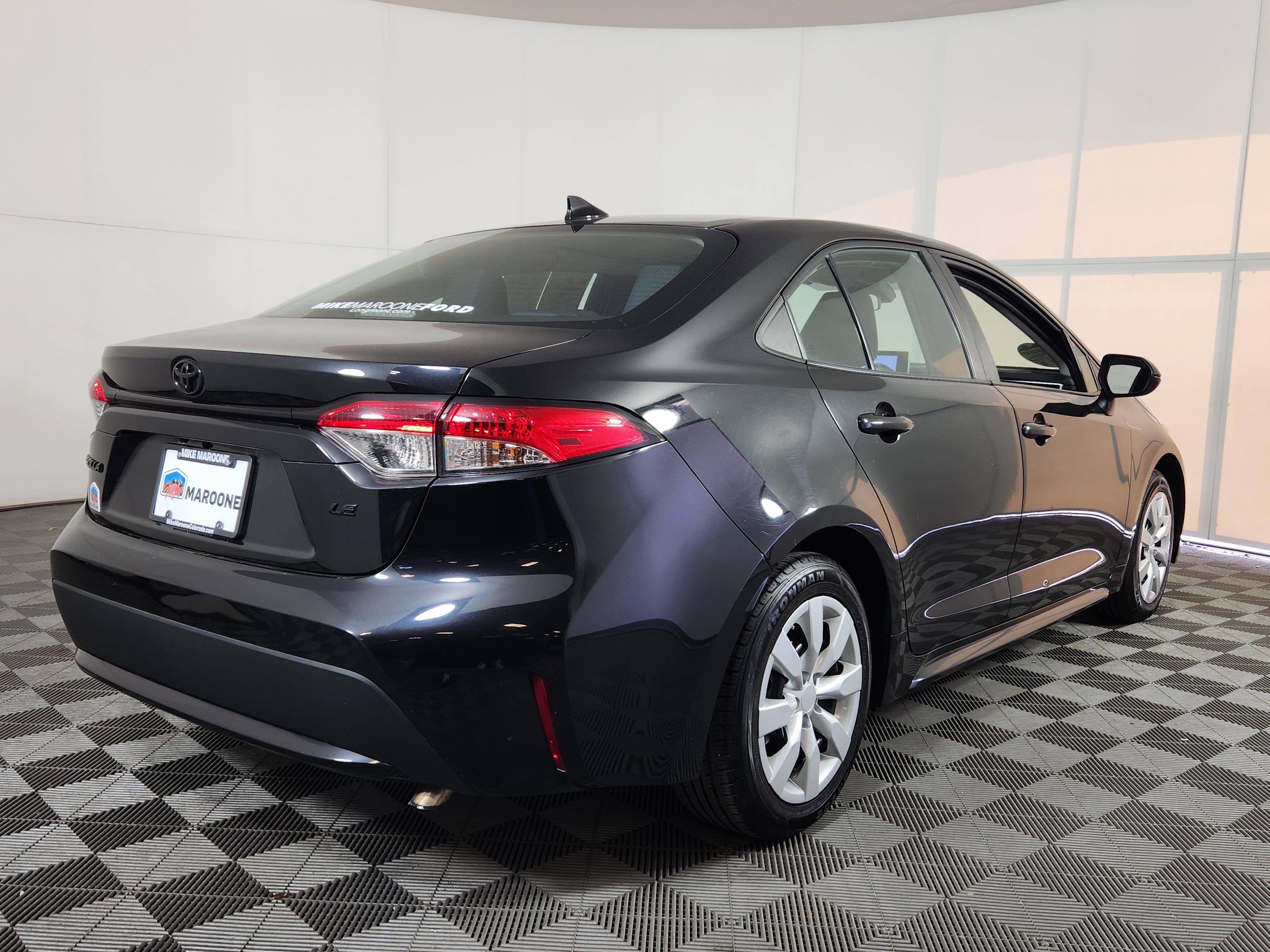 Used 2020 Toyota Corolla LE image 7