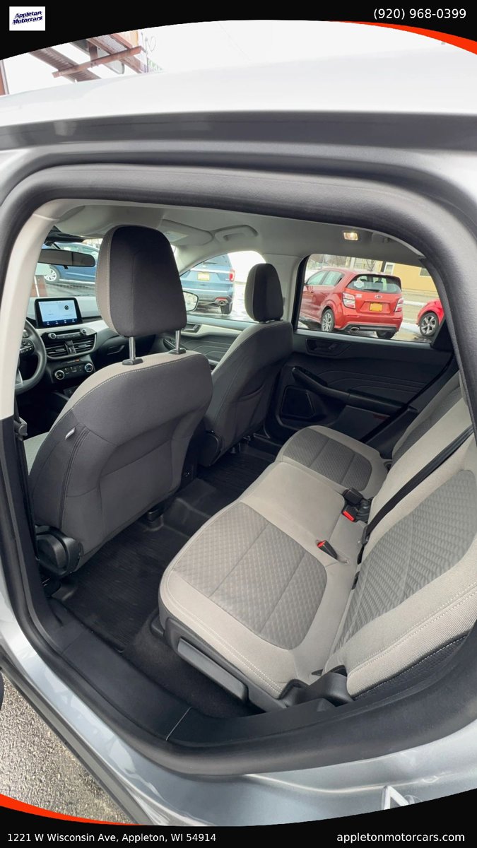 Used 2022 Ford Escape SE image 18