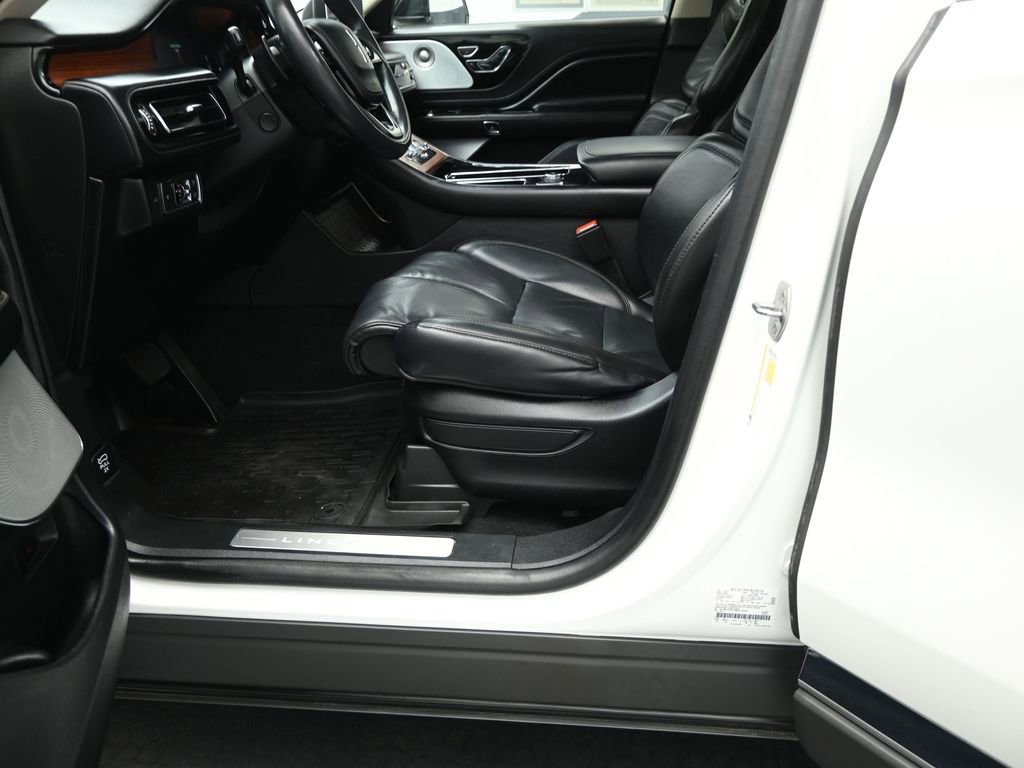Used 2021 Lincoln Aviator Reserve w/ Equipment Group 201A image 10