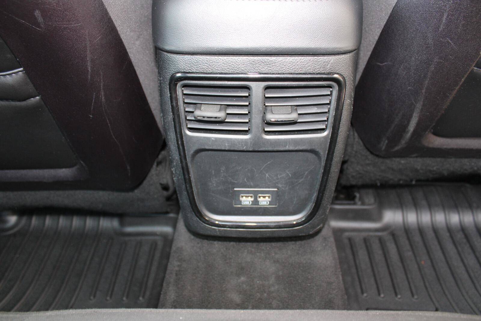 Used 2019 Dodge Charger SXT w/ Blacktop Package AWD/4WD image 26