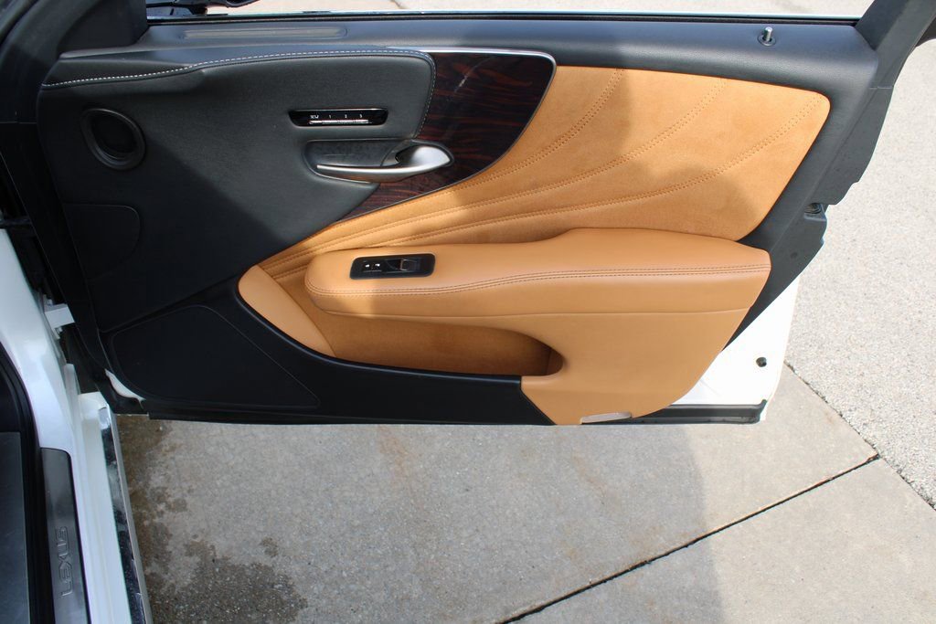 Used 2021 Lexus LS 500h image 27