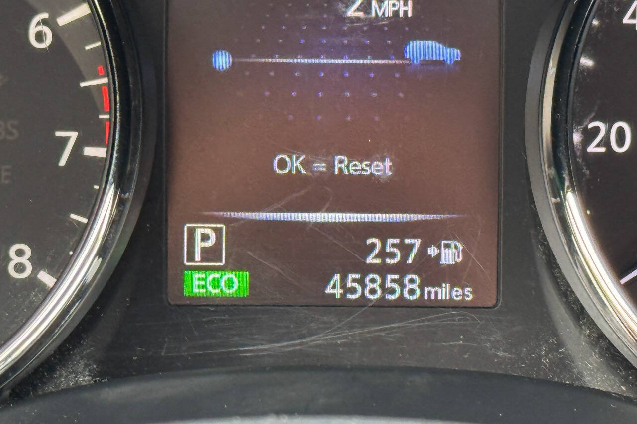 Used 2017 Nissan Rogue S AWD/4WD image 23