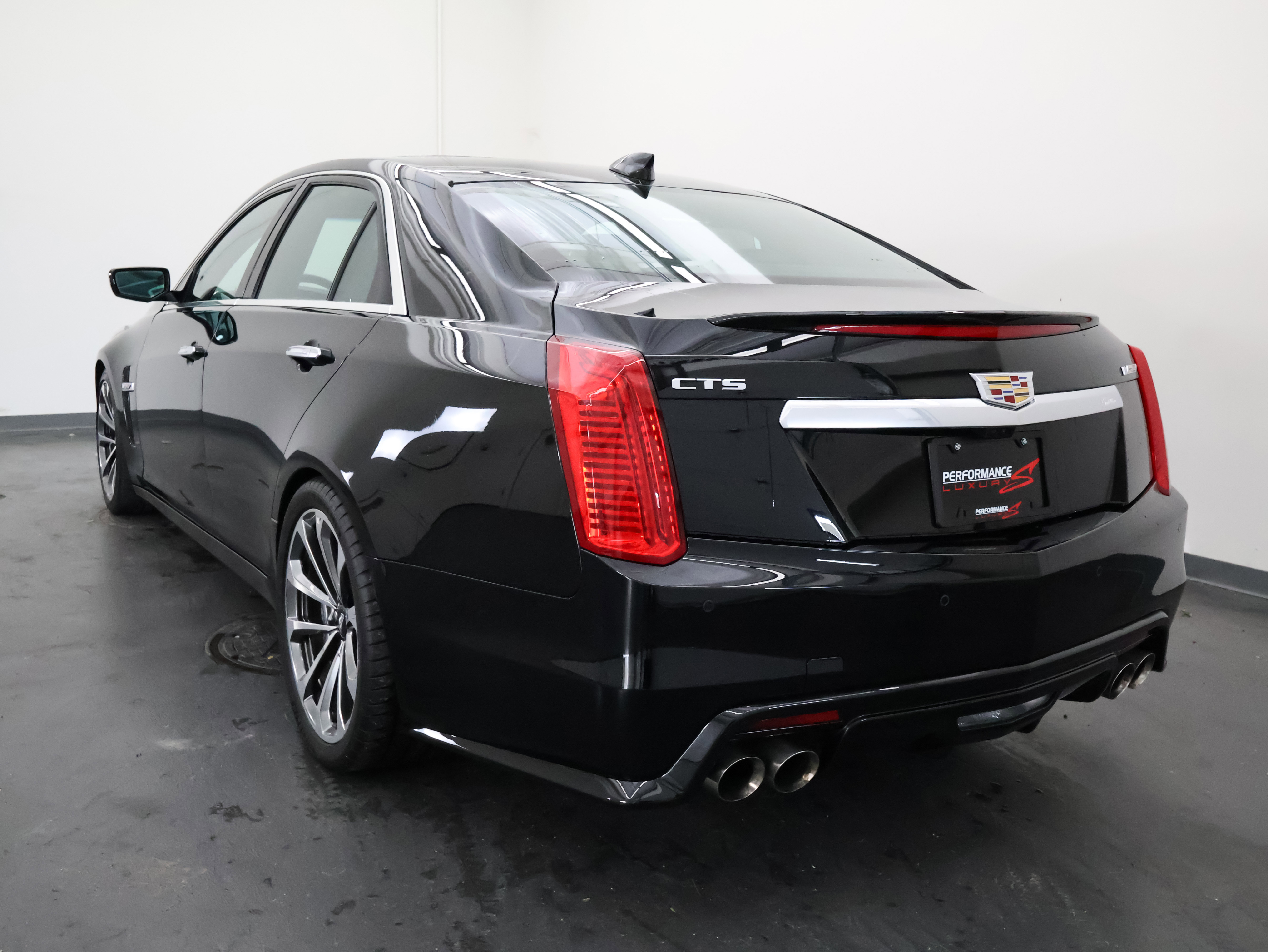 Used 2019 Cadillac CTS V w/ Luxury Package RWD image 5