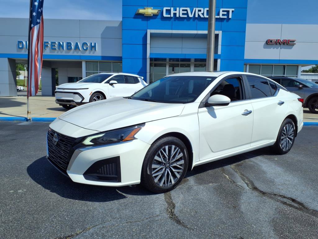Used 2023 Nissan Altima 2.5 SV w/ SV Premium Package