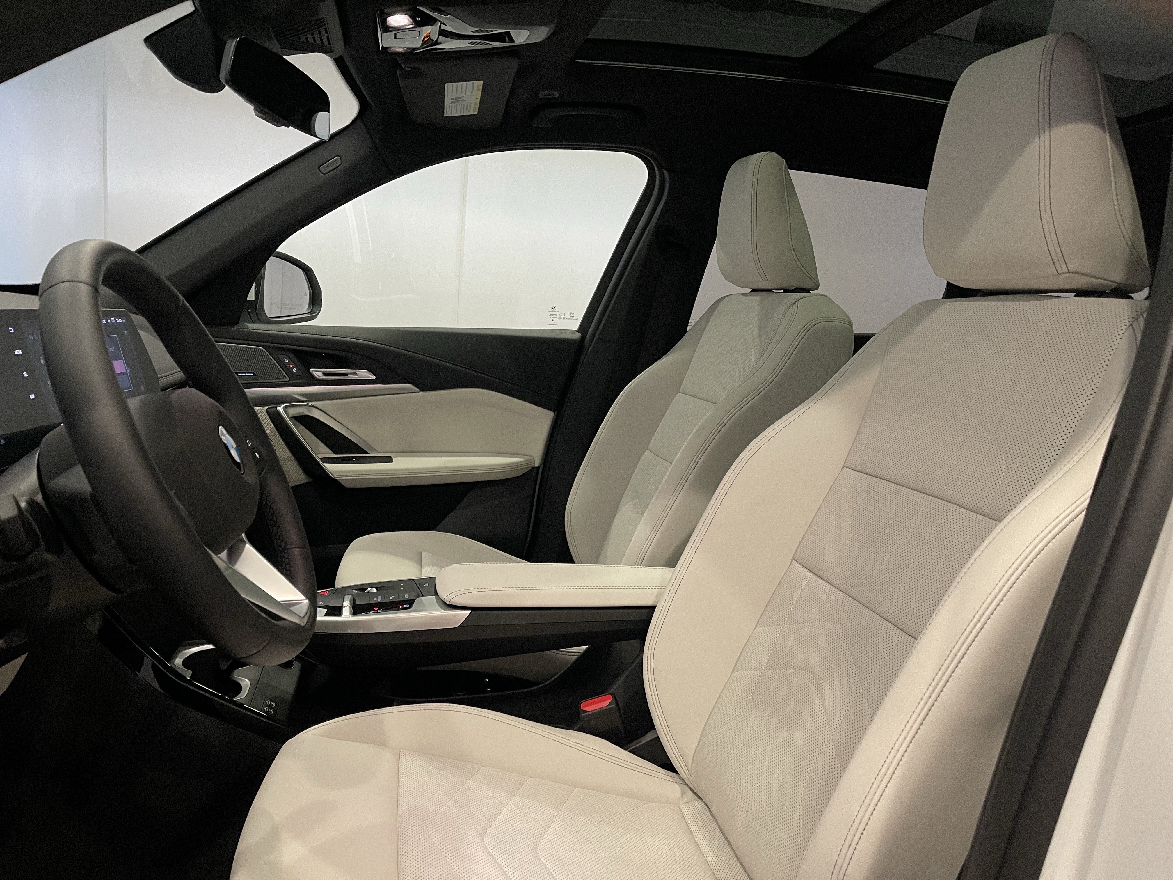 New 2026 BMW X1 xDrive28i w/ Technology Package AWD/4WD image 8