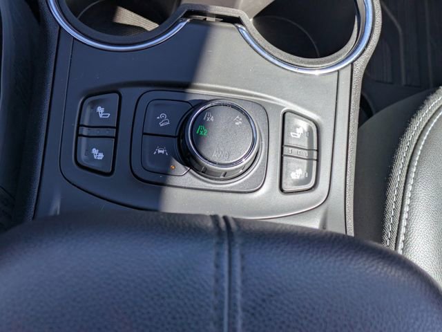 Used 2023 GMC Terrain SLT w/ Elevation Edition image 22