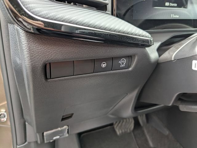 New 2026 Nissan Kicks SR w/ Cold Weather Package FWD image 14