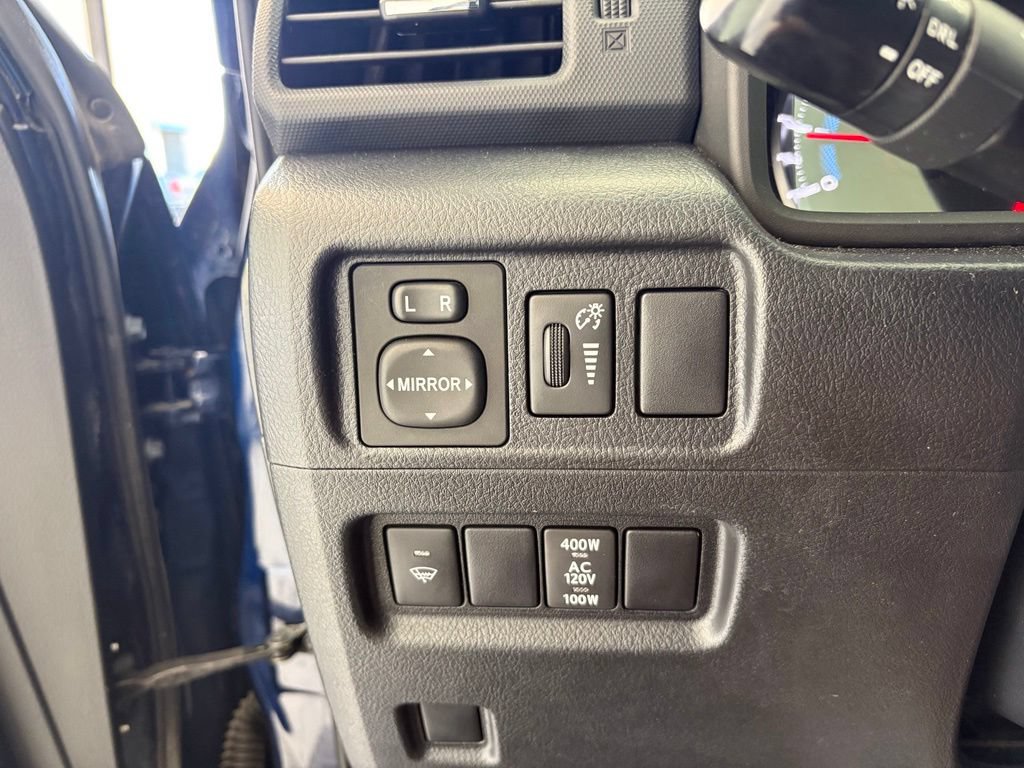 Used 2018 Toyota 4Runner TRD Off-Road AWD/4WD image 6