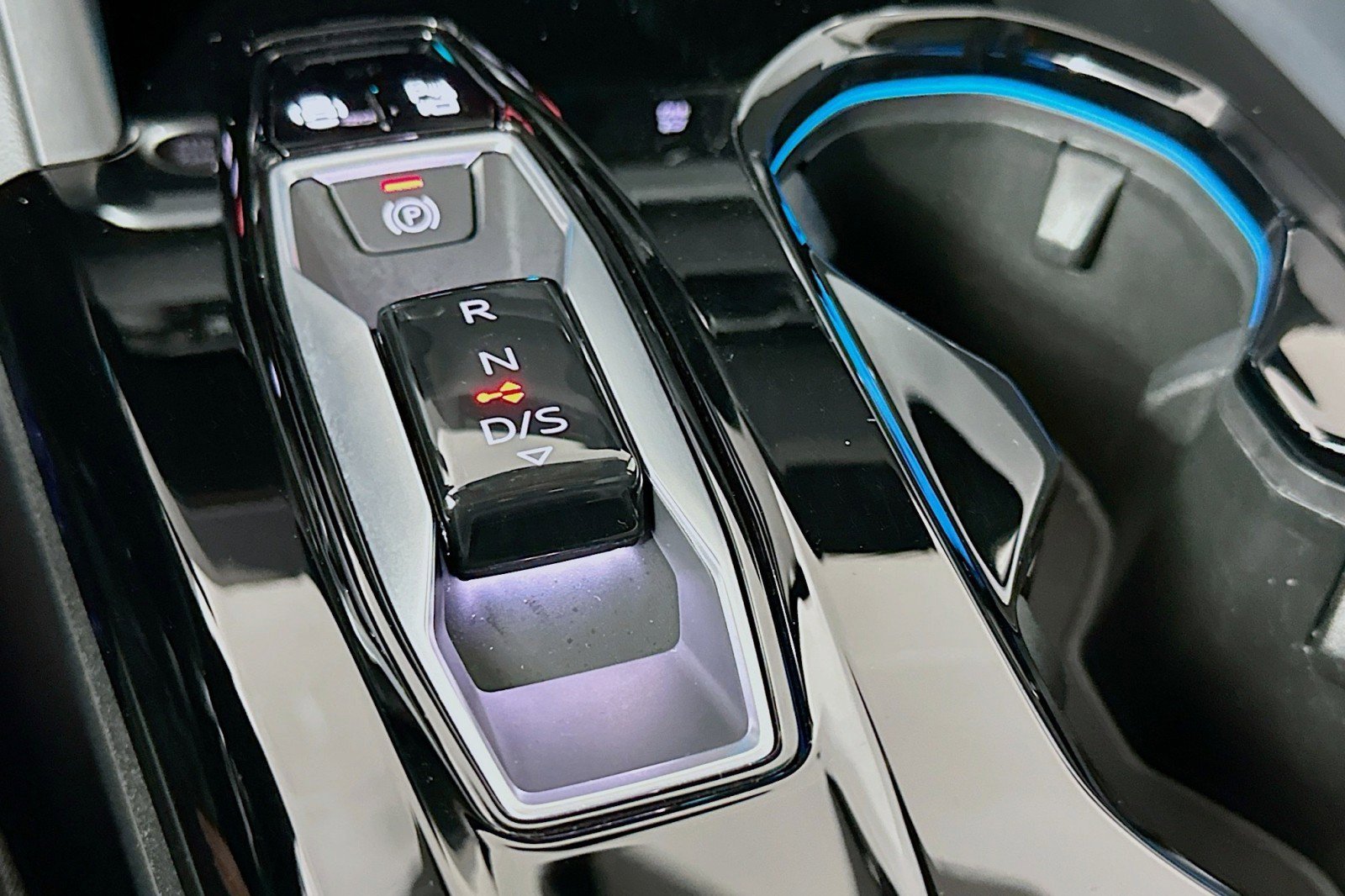 Used 2025 Audi Q5 Premium w/ Convenience Package image 7