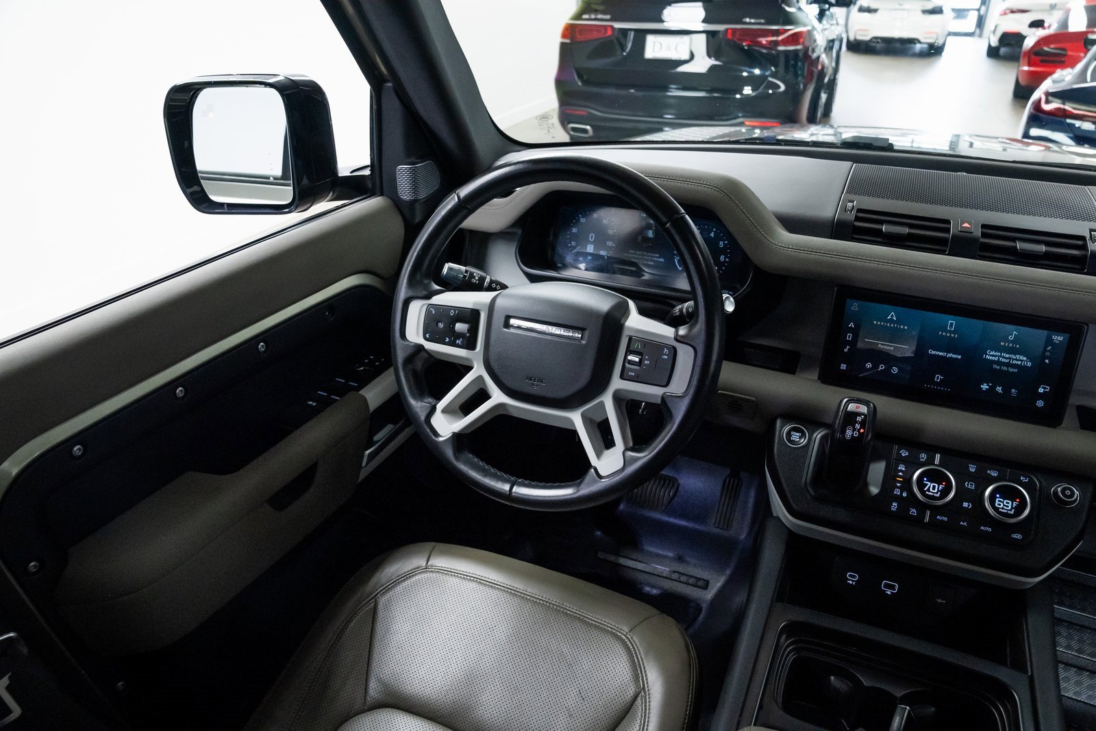 Used 2021 Land Rover Defender 110 SE image 10