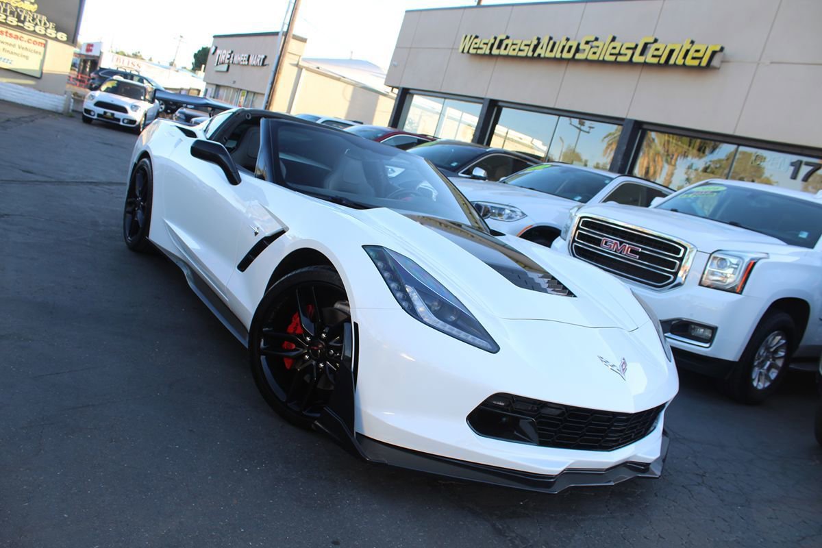 Used 2018 Chevrolet Corvette Stingray Coupe w/ 1LT RWD image 40