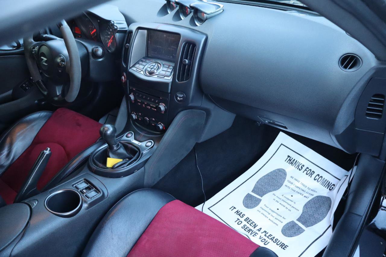 Used 2020 Nissan 370Z NISMO image 30