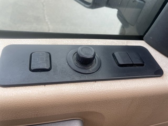 Used 2016 Ford F250 Lariat w/ Lariat Interior Package image 25