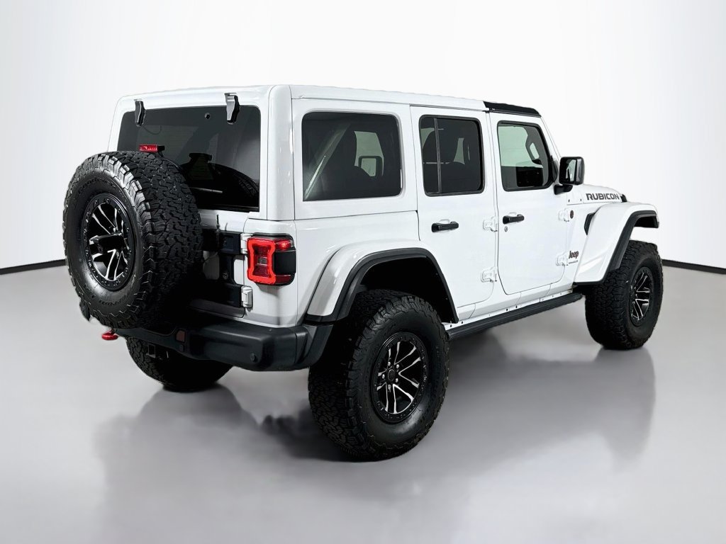 Used 2024 Jeep Wrangler Unlimited Rubicon AWD/4WD image 5