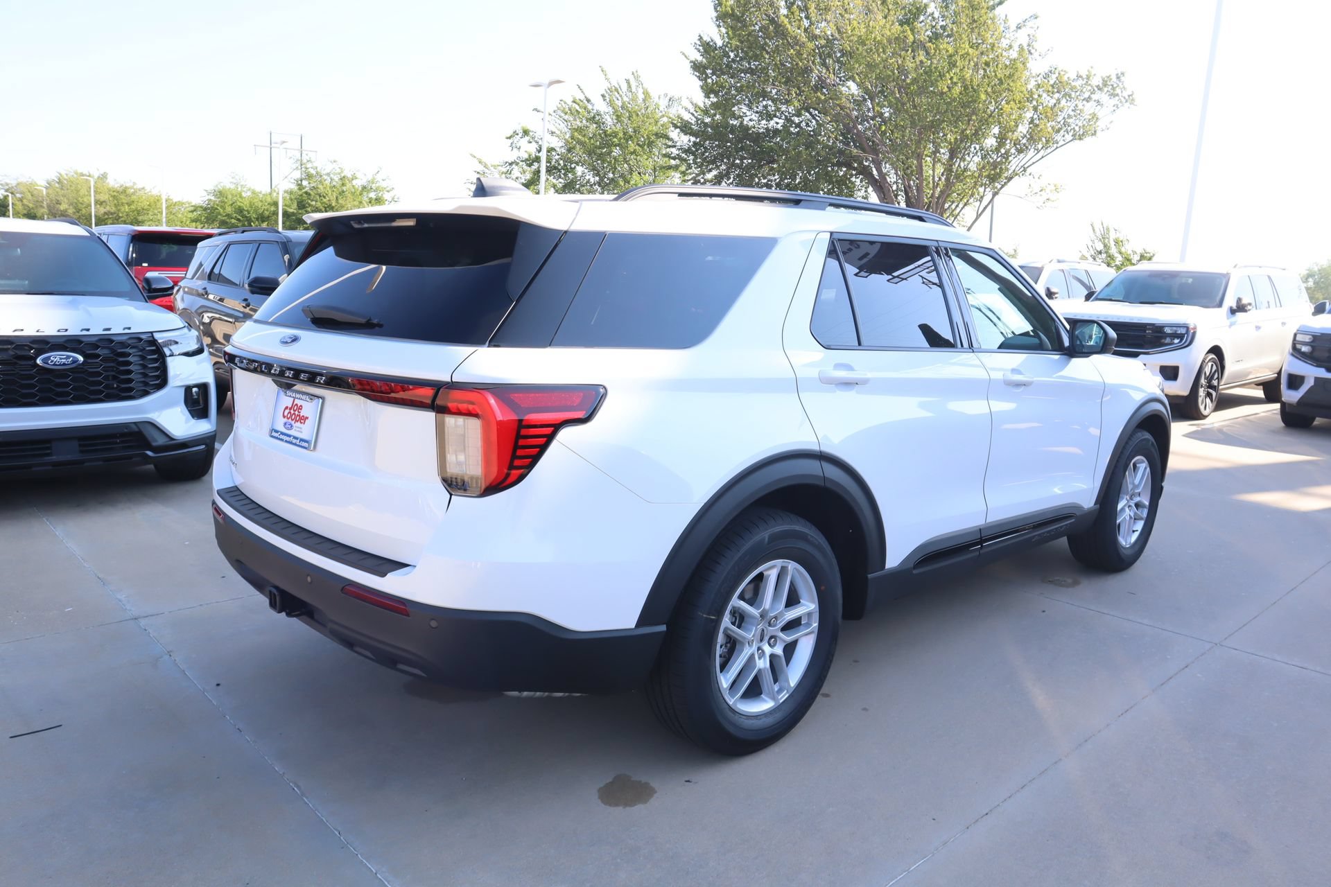 New 2026 Ford Explorer Active RWD image 22