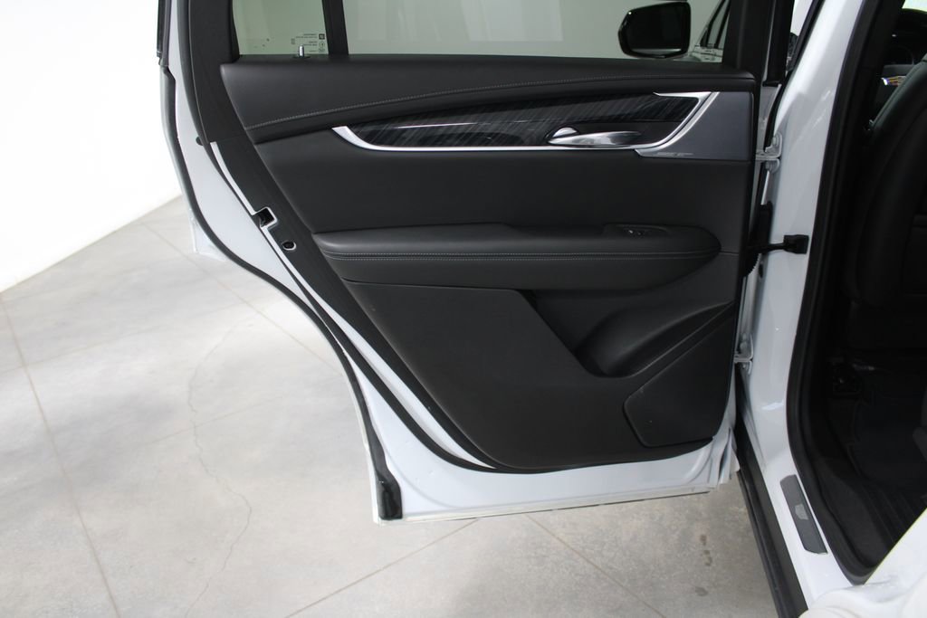 Used 2024 Cadillac XT6 Premium Luxury image 29
