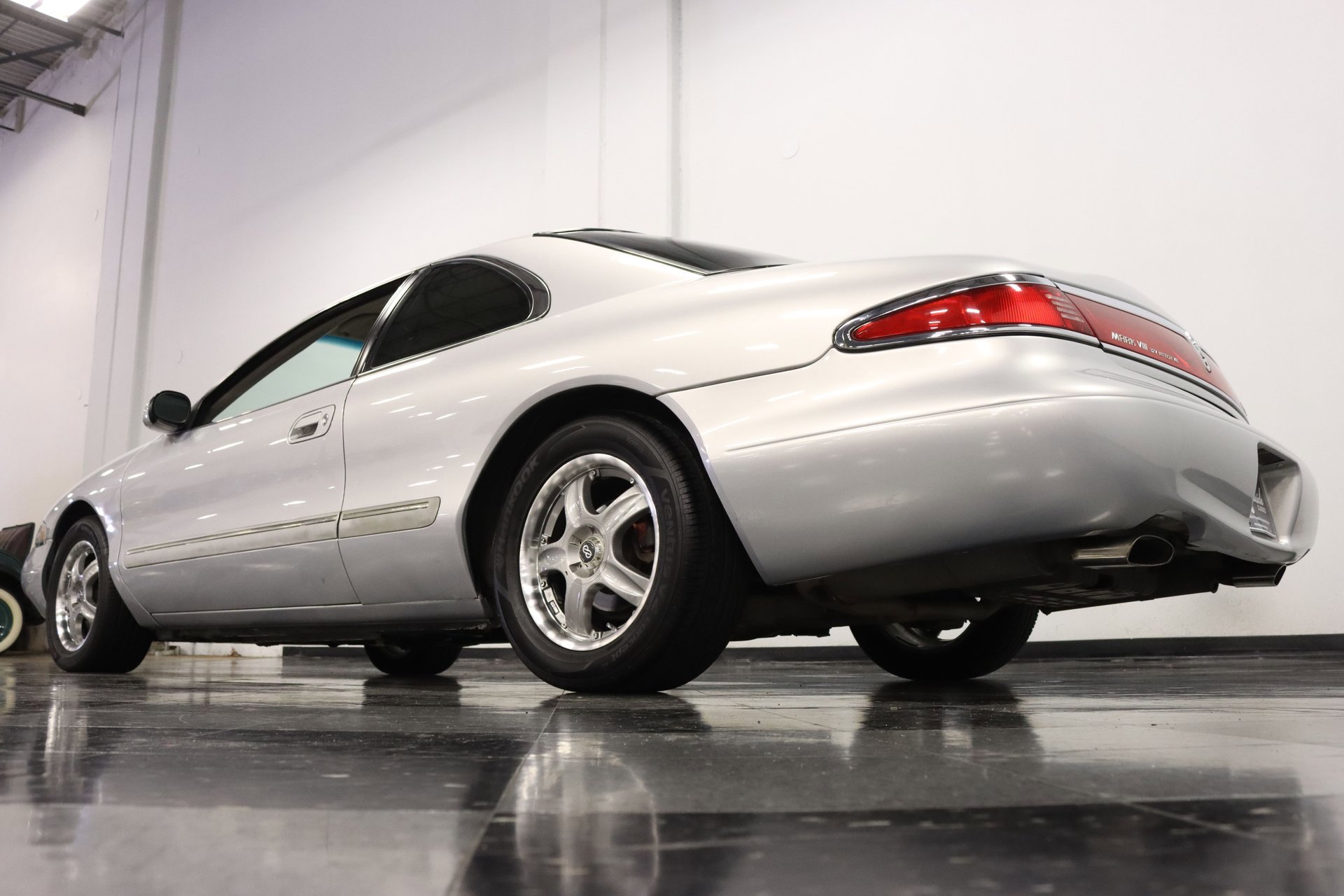 Used 1998 Lincoln Mark VIII image 29