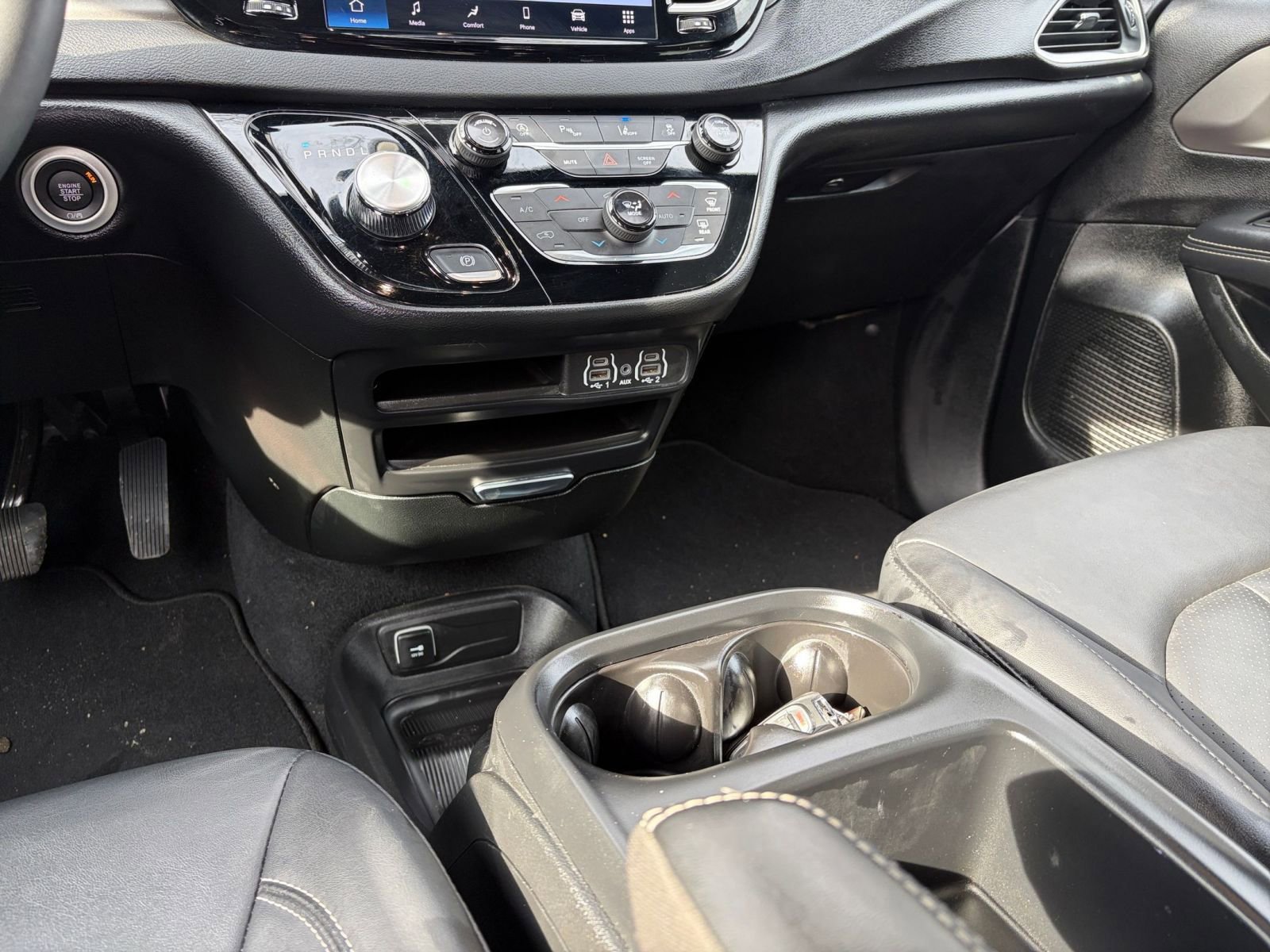 Used 2025 Chrysler Pacifica Select image 44