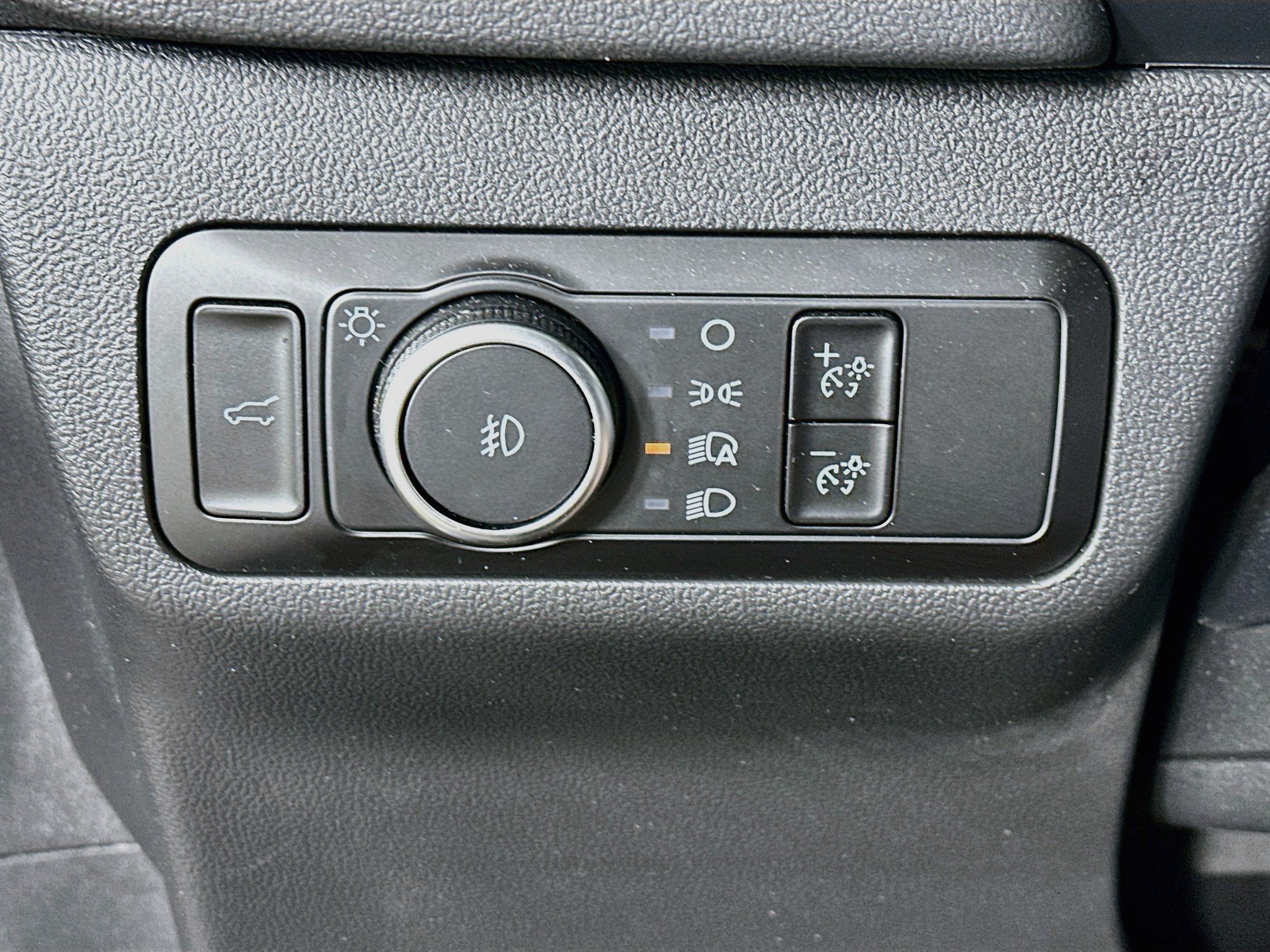 Used 2025 Ford Escape Platinum AWD/4WD image 17