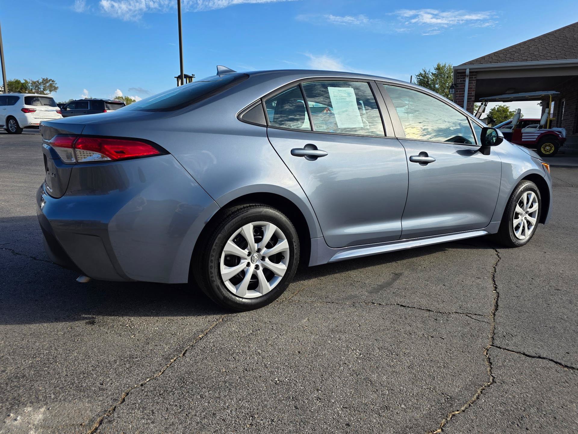Used 2025 Toyota Corolla LE FWD image 5