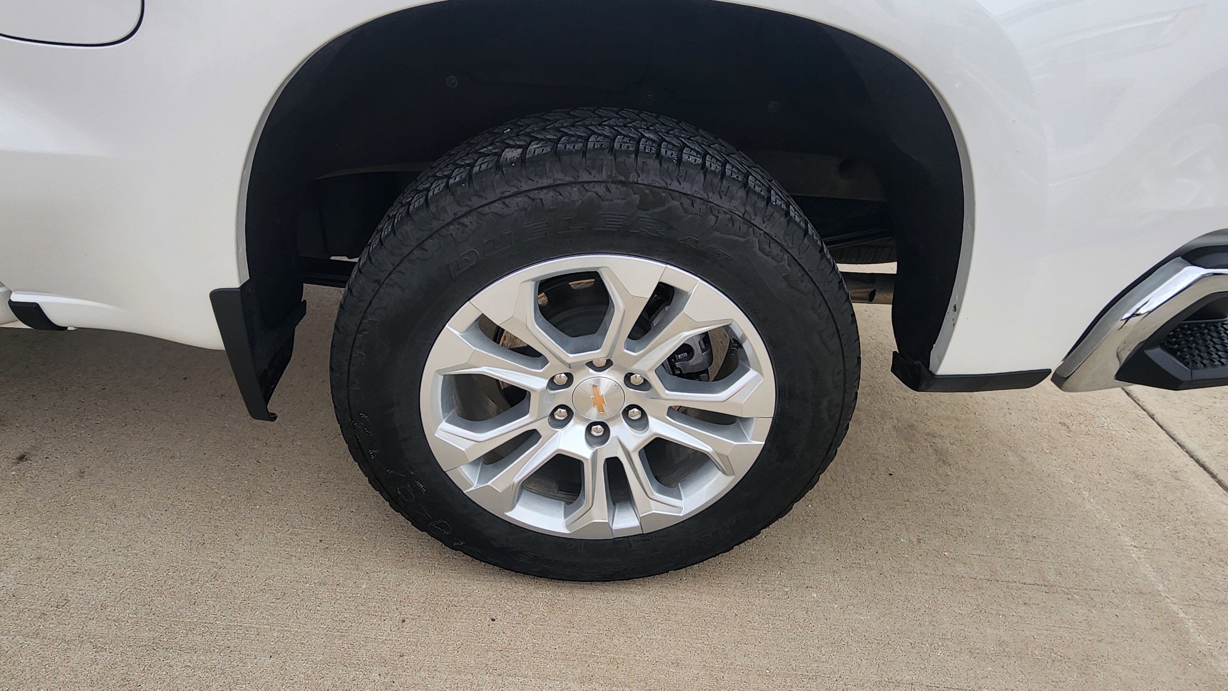 Used 2025 Chevrolet Silverado 1500 LTZ w/ Z71 Off-Road Package image 10