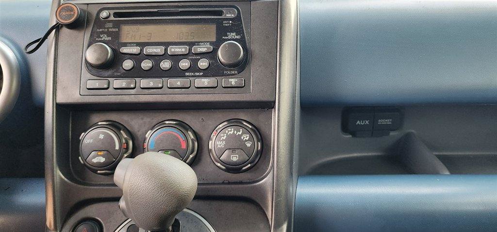 Used 2005 Honda Element EX image 25