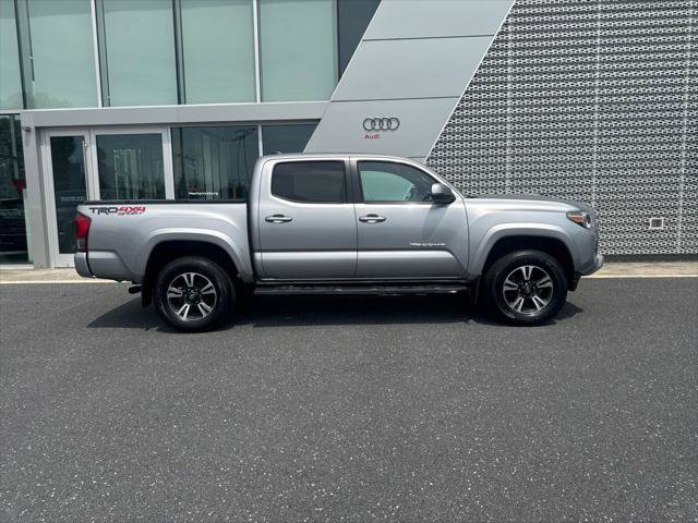 Used 2017 Toyota Tacoma TRD Sport w/ Tow Package (A/T) AWD/4WD image 2
